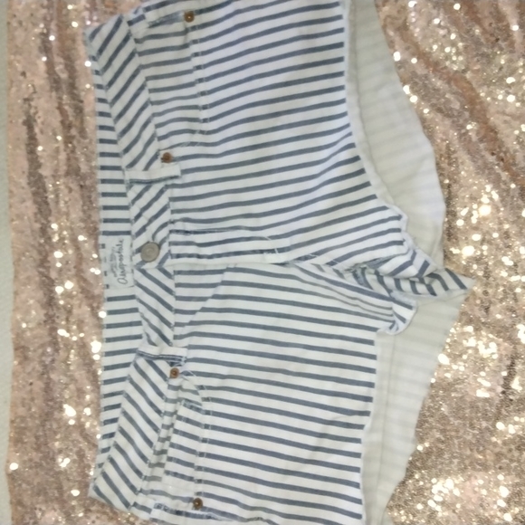 Aeropostale jean shorts with blue stripes size 11/12 used in great condition - Picture 1 of 12